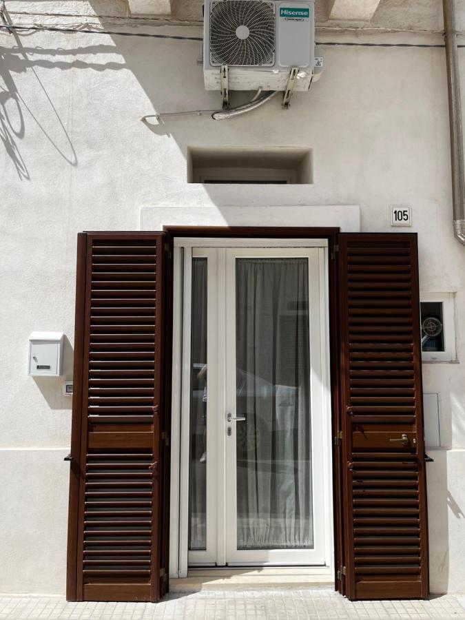 Dimora Nonno Ciccio Bed & Breakfast โปลีญาโนอามาเร ภายนอก รูปภาพ
